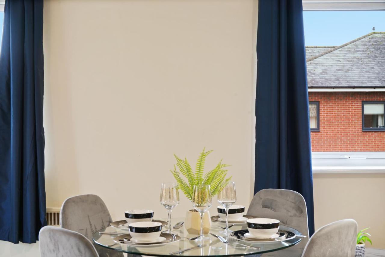 Peaceful 2Br Flat With Historic Bottle Kilns View & Free Parking Located Near City Centre Stoke-on-Trent Dış mekan fotoğraf