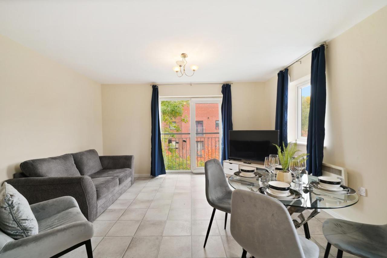 Peaceful 2Br Flat With Historic Bottle Kilns View & Free Parking Located Near City Centre Stoke-on-Trent Dış mekan fotoğraf