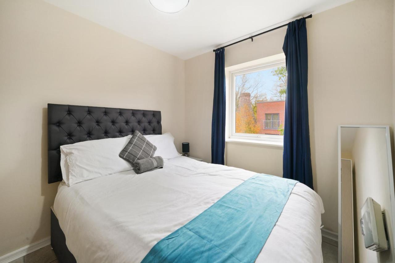 Peaceful 2Br Flat With Historic Bottle Kilns View & Free Parking Located Near City Centre Stoke-on-Trent Dış mekan fotoğraf