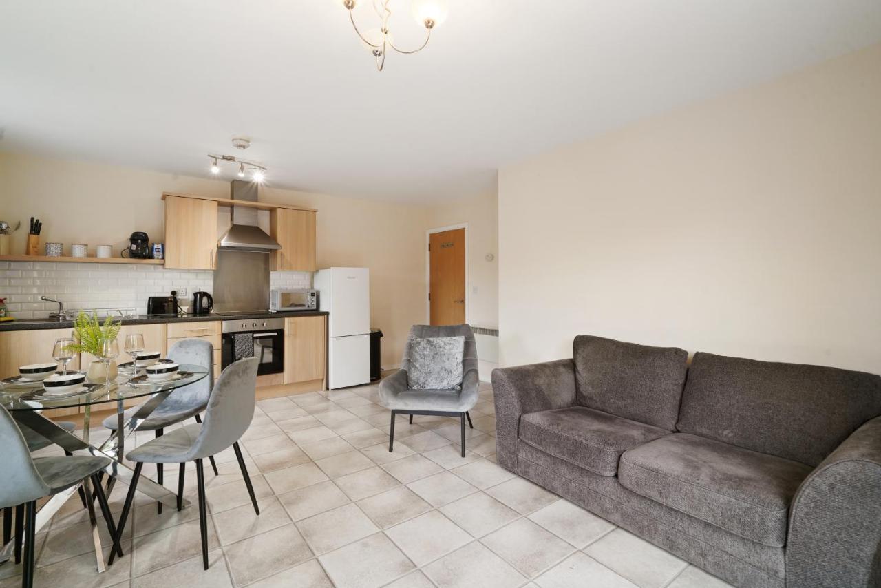 Peaceful 2Br Flat With Historic Bottle Kilns View & Free Parking Located Near City Centre Stoke-on-Trent Dış mekan fotoğraf