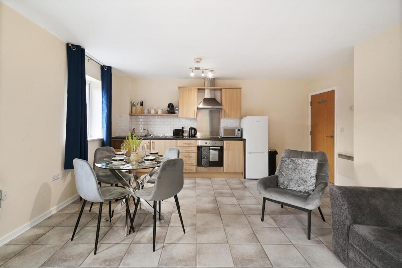 Peaceful 2Br Flat With Historic Bottle Kilns View & Free Parking Located Near City Centre Stoke-on-Trent Dış mekan fotoğraf