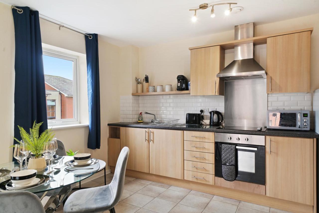 Peaceful 2Br Flat With Historic Bottle Kilns View & Free Parking Located Near City Centre Stoke-on-Trent Dış mekan fotoğraf