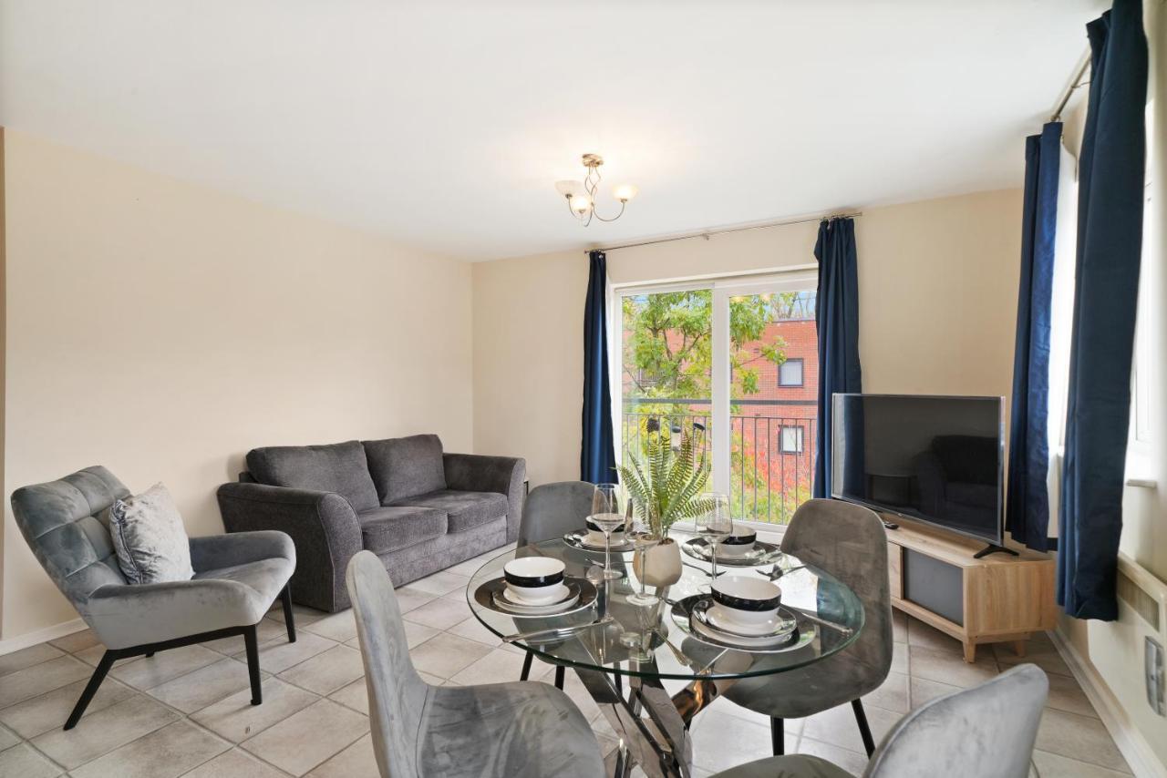 Peaceful 2Br Flat With Historic Bottle Kilns View & Free Parking Located Near City Centre Stoke-on-Trent Dış mekan fotoğraf